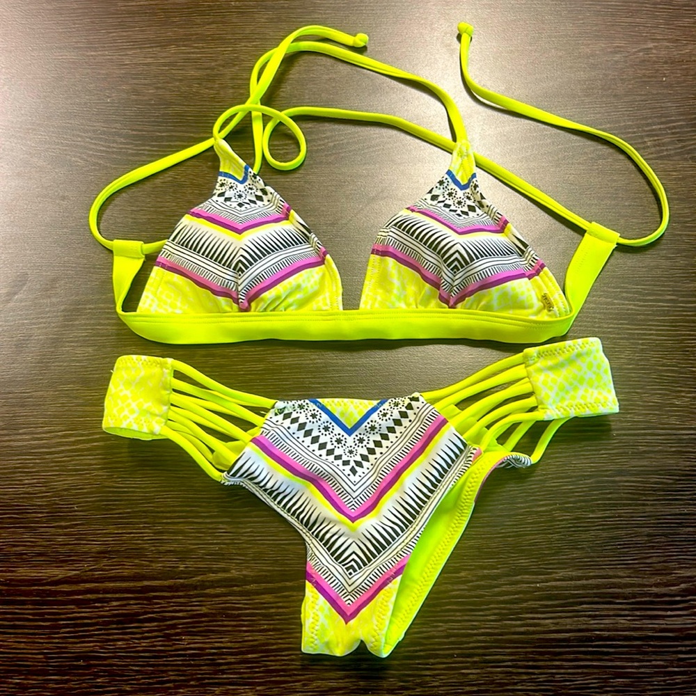 COPY - Ripcurl bikini bright yellow with Tribal design Sz S